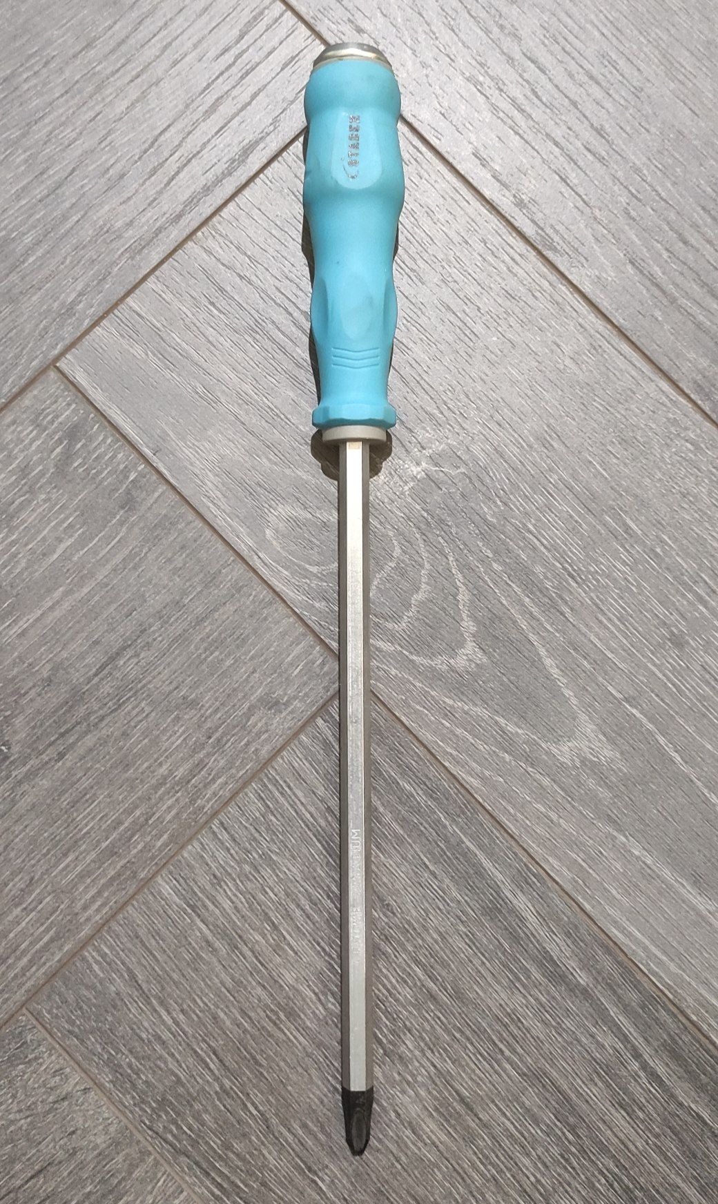 پیچ گوشتی چهارسو 200*8 برند استارکس